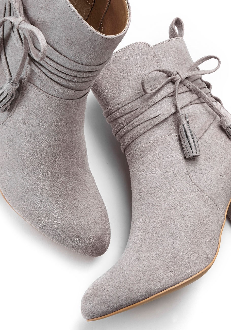 bow detail booties