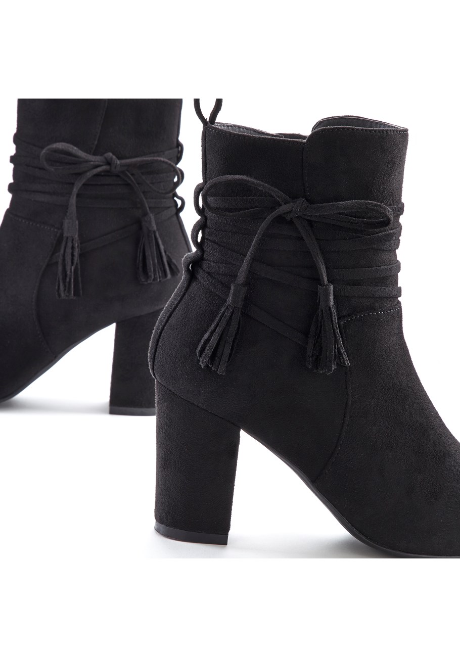 bow detail booties